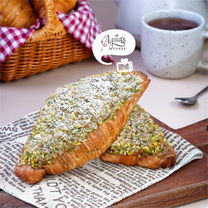 Pistachio Croissant
